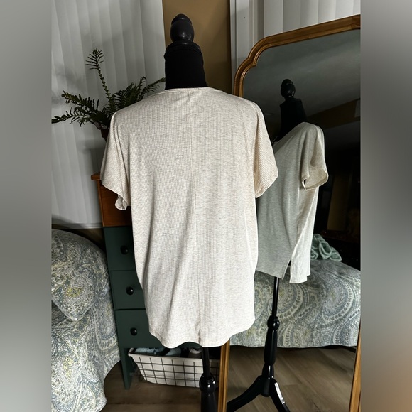 Pink Clover Brontë Henley Knit Tee - Picture 4 of 6